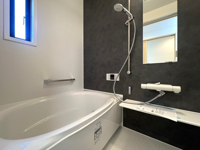 車なんていりやせん！カーシェアで十分じゃない！これからの時代の【西区西戸部３丁目】新築戸建の浴室|お風呂で日々の疲れを落としましょう