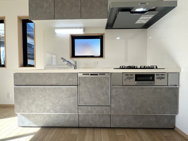 車なんていりやせん！カーシェアで十分じゃない！これからの時代の【西区西戸部３丁目】新築戸建のキッチン|お料理しやすいキッチンです