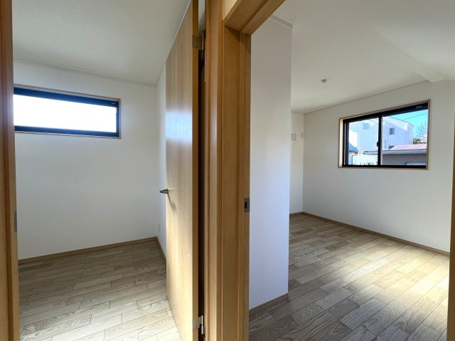 車なんていりやせん！カーシェアで十分じゃない！これからの時代の【西区西戸部３丁目】新築戸建の洋室|ゆったりした洋室です