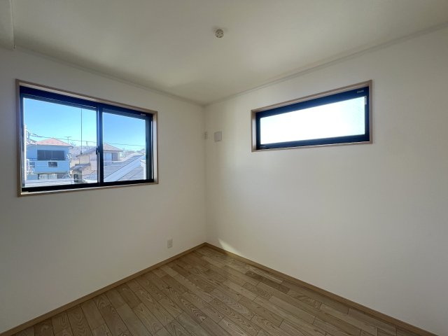 車なんていりやせん！カーシェアで十分じゃない！これからの時代の【西区西戸部３丁目】新築戸建の洋室|スタンダードな洋室です