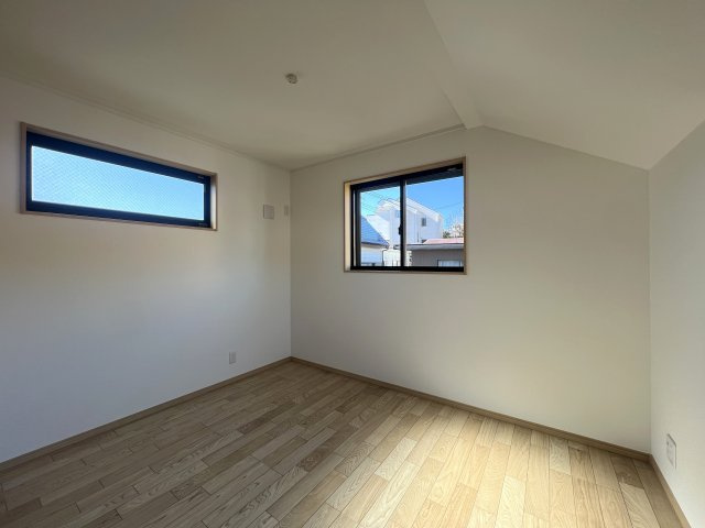 車なんていりやせん！カーシェアで十分じゃない！これからの時代の【西区西戸部３丁目】新築戸建の洋室|広々とした洋室です