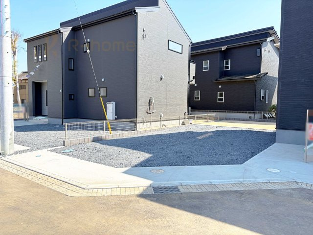 かすみがうら市下稲吉2期　新築戸建て　6号棟の駐車場|4台駐車できるカースペース！