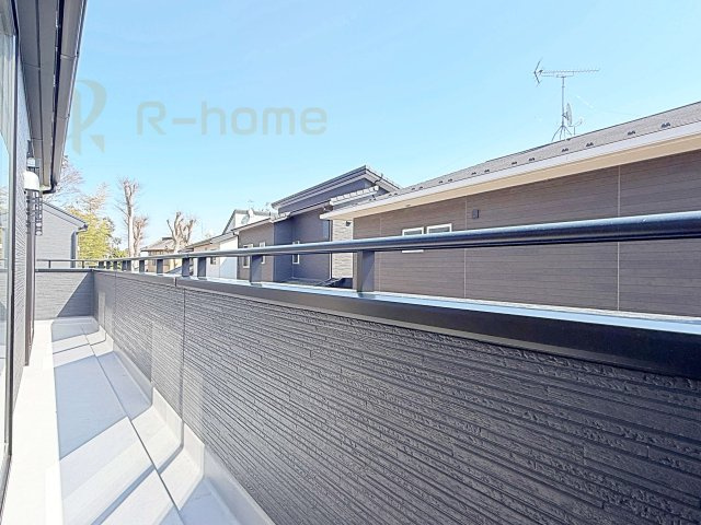 かすみがうら市下稲吉2期　新築戸建て　6号棟のバルコニー|お布団やラグなどの大きな物も干しやすい広々としたバルコニー！