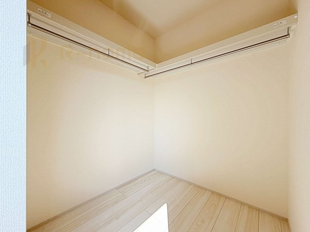 かすみがうら市下稲吉2期　新築戸建て　6号棟の収納|人気のウォークインクローゼット！アウター類はもちろん、季節ものや寝具も収納できます！