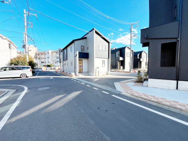祝　成約済み　八王子市　楢原町　新築戸建ての前面道路含む現地写真|～仲介手数料無料☆八王子ひなた不動産～八王子市楢原町　新築戸建て