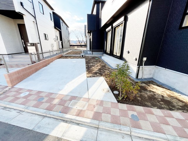 祝　成約済み　八王子市　楢原町　新築戸建ての駐車場