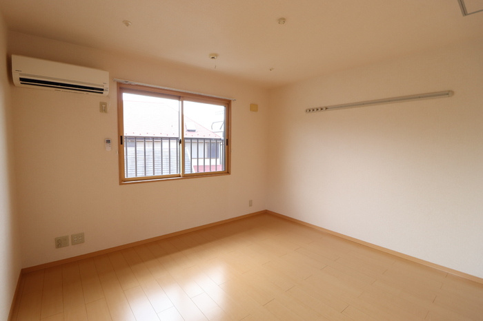 エムズ･コートの洋室