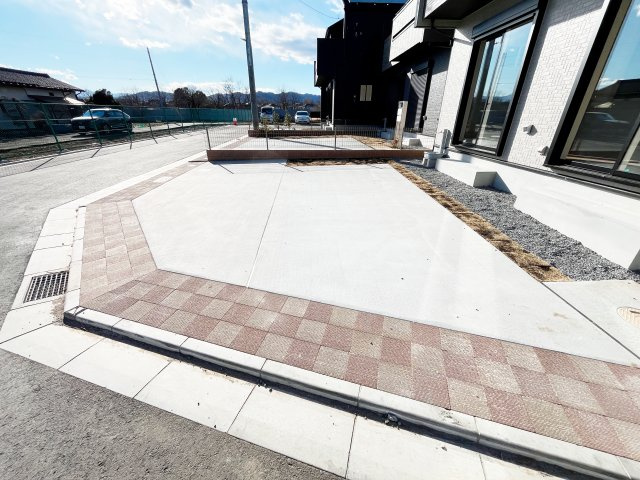 祝　成約済み　八王子市　楢原町　新築戸建ての駐車場|～仲介手数料無料☆八王子ひなた不動産～八王子市楢原町　新築戸建て