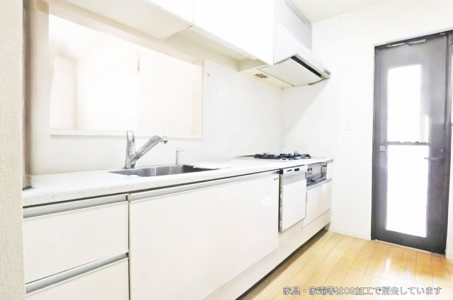 神戸市西区伊川谷町有瀬 中古戸建のキッチン|キッチン
※既存家具はCG加工で削除しております。イメージ写真としてご参照ください。