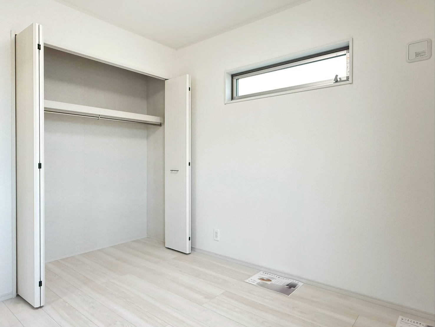 川越市南大塚4丁目　未入居一戸建て　3号棟の洋室|明るい洋室です