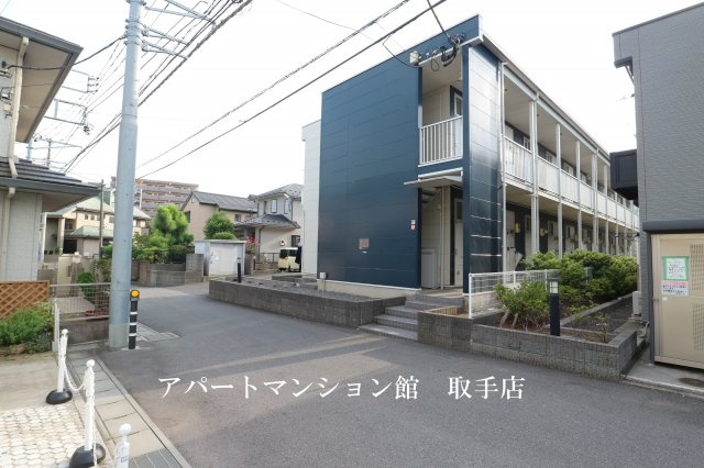 レオパレスシェソワの外観