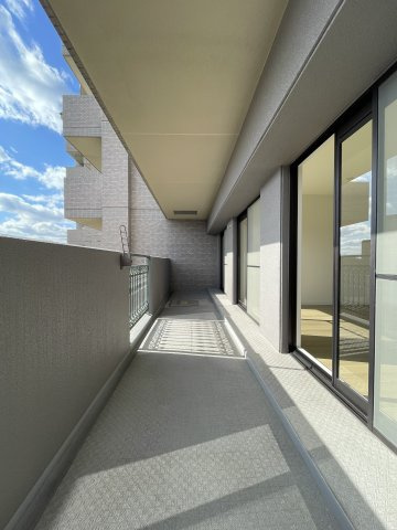 パークヒルズ中須公園のバルコニー|14.94㎡と広々としてバルコニーです！南西向きで陽当たり良好です！