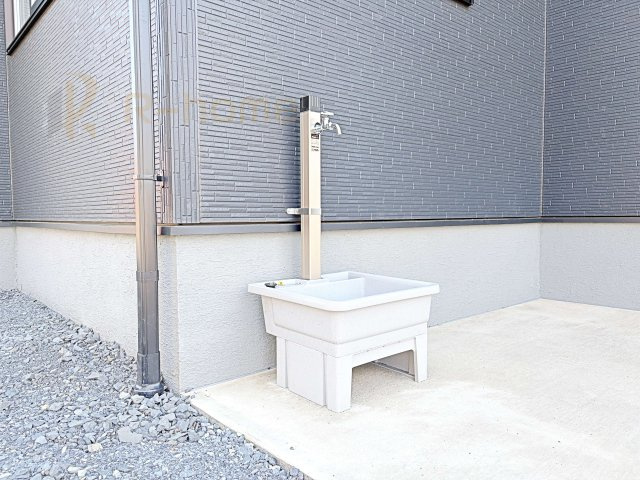 かすみがうら市下稲吉2期　新築戸建て　8号棟の設備|洗車や汚れ物を洗う時に便利な立水栓付き！