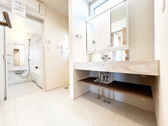 『八王子市新築戸建て』八王子市楢原町1311【仲介手数料無料】の独立洗面台|～仲介手数料無料☆八王子ひなた不動産～八王子市楢原町　新築戸建て