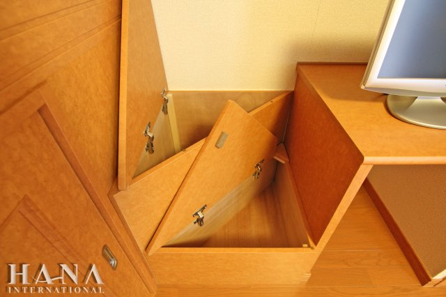 レオパレスレヴ　メゾンの収納