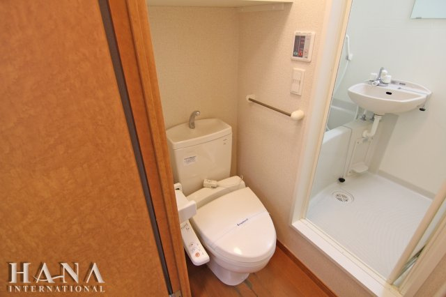 レオパレスレヴ　メゾンのトイレ