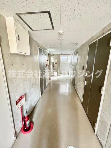 クオリア吹田のエントランス