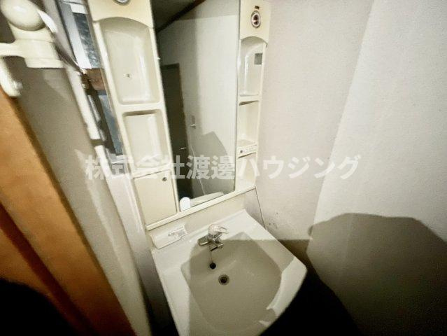 瓜破東4丁目貸家の洗面所