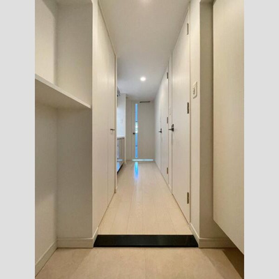 【玄関】 | S-RESIDENCE江坂Eminence | きれいな玄関です