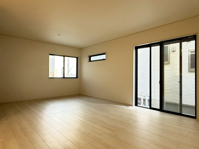 川越市南大塚4丁目　未入居一戸建て　4号棟の居間・リビング|使いやすいリビングです