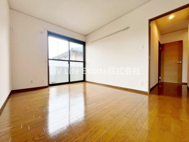 ロワゾブルーナミキの洋室