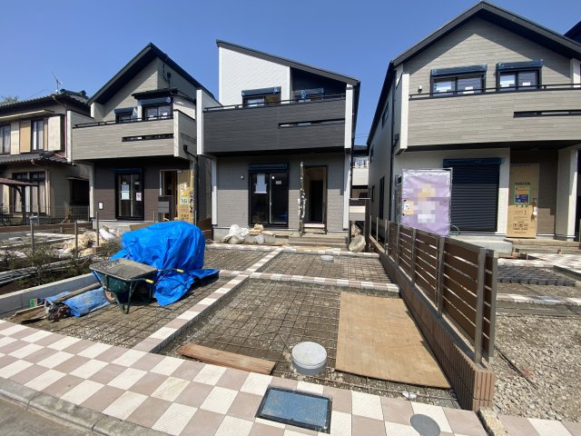 東久留米市小山　新築5棟の前面道路含む現地写真