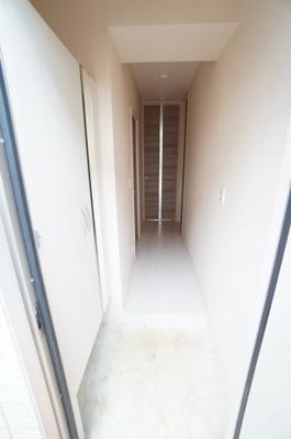 【玄関】 | アムール | ※同物件・反転タイプの写真です。