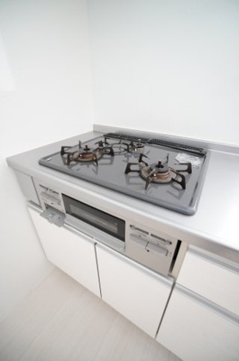 【キッチン】 | アムール | ※同物件・反転タイプの写真です。