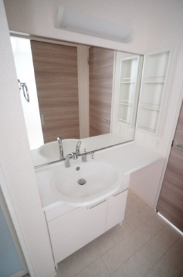 【独立洗面台】 | アムール | ※同物件・反転タイプの写真です。