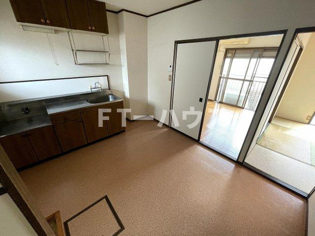 コスモハイツ松本Ⅱの居間・リビング