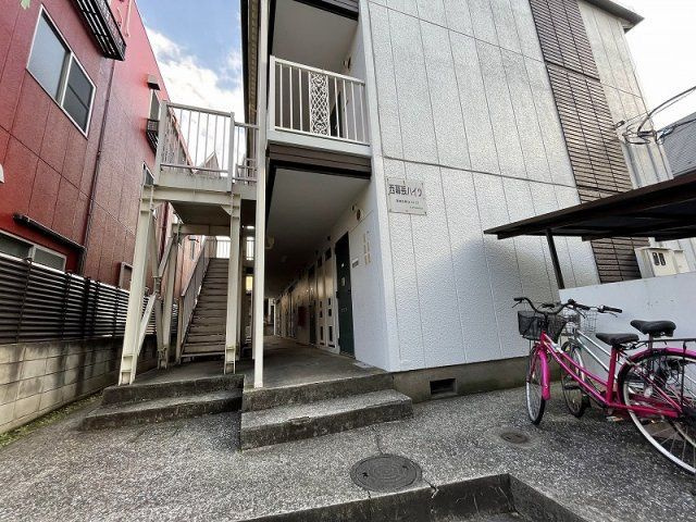 西幕張ハイツのエントランス