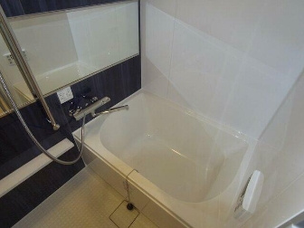 【浴室】 | ラ・ヴィオレ東中野 | 浴室乾燥機付きバス。