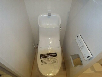 【トイレ】 | ラ・ヴィオレ東中野 | 温水洗浄便座。