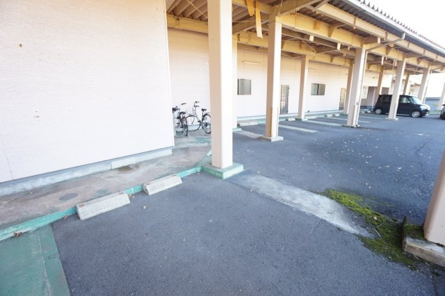 パームス庄田の駐車場