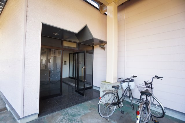 パームス庄田のエントランス