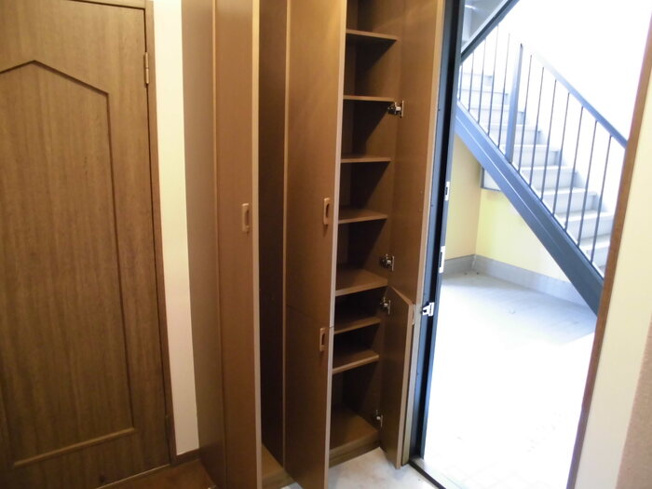 【玄関】 | フレマリール塩澤A