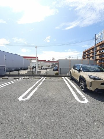 【駐車場】 | カーサグリーンⅡ | 駐車場があるので、車を買う予定の方も安心です