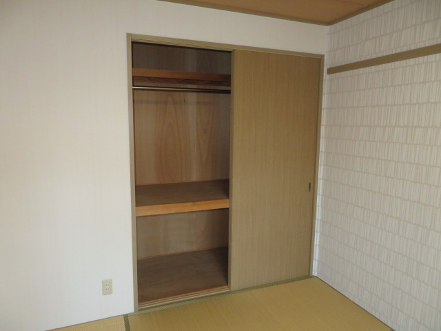 姫路市双葉町のハイツの収納