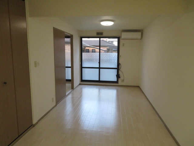 姫路市双葉町のハイツの居間・リビング