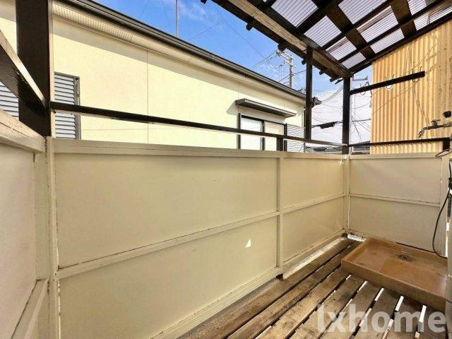 グリーンハイツＡ棟のバルコニー|外からの目が気にならないバルコニーで洗濯物が干せます