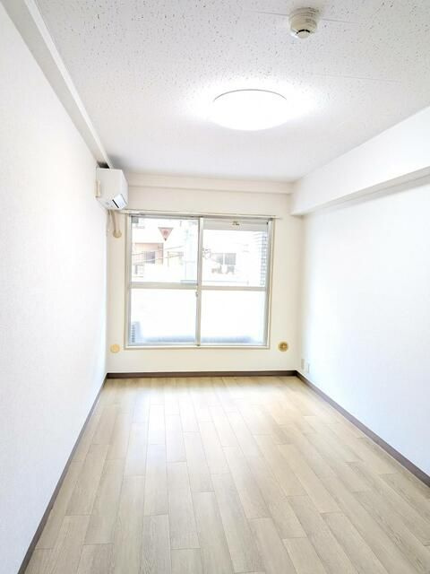 ライオンズプラザ三鷹の洋室