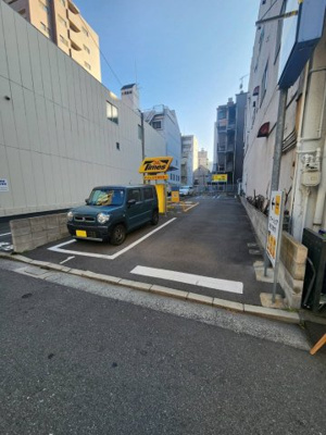 【前面道路含む現地写真】 | 西区天満町　土地 | ※令和8年1月現在、コインパーキングとして賃貸中　月額賃料：91,667円（税込）（継続希望の場合は相談、撤去希望の場合は3ヶ月前の解約通知が必要です）