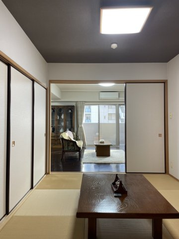 アルファガーデン持田の和室|落ち着いた雰囲気の7帖和室です。