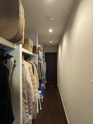 アルファガーデン持田の収納|居室間をつなぐウォークスルークローゼットです