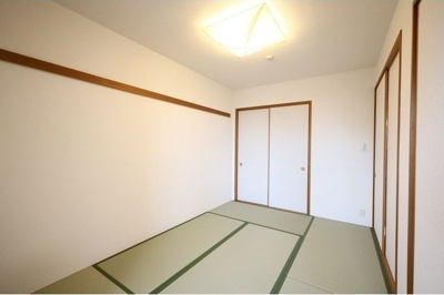【その他】 | アイムふじみ野タワー東館 | 畳の上でゆっくりとくつろげる和室です