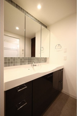 【独立洗面台】 | アイムふじみ野タワー東館 | ゆったりとした洗面台