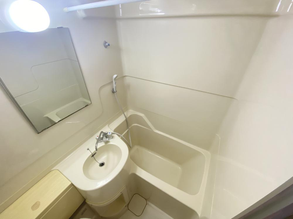 キューブ芦屋の浴室