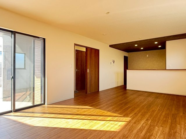 川越市南大塚4丁目　未入居一戸建て　17号棟の居間・リビング|使いやすいリビングです