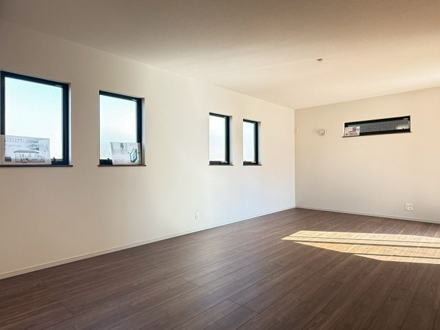 川越市南大塚4丁目　未入居一戸建て　17号棟の居間・リビング|リビングです