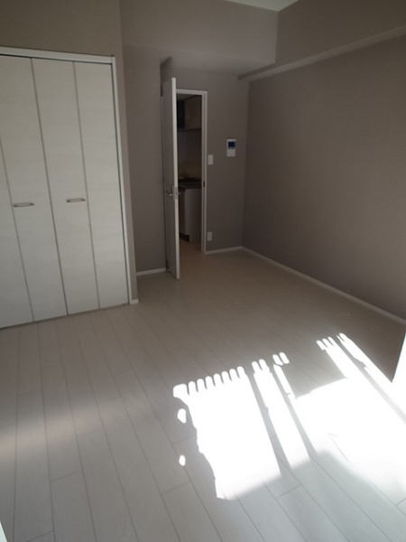 ユリシス新神戸の居間・リビング